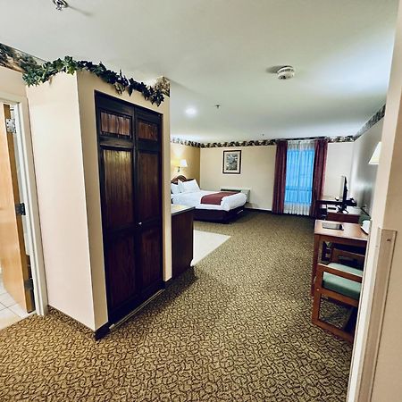 Ivey'S Motor Lodge Houlton Экстерьер фото