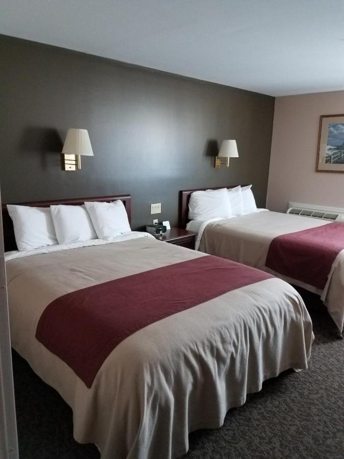 Ivey'S Motor Lodge Houlton Экстерьер фото