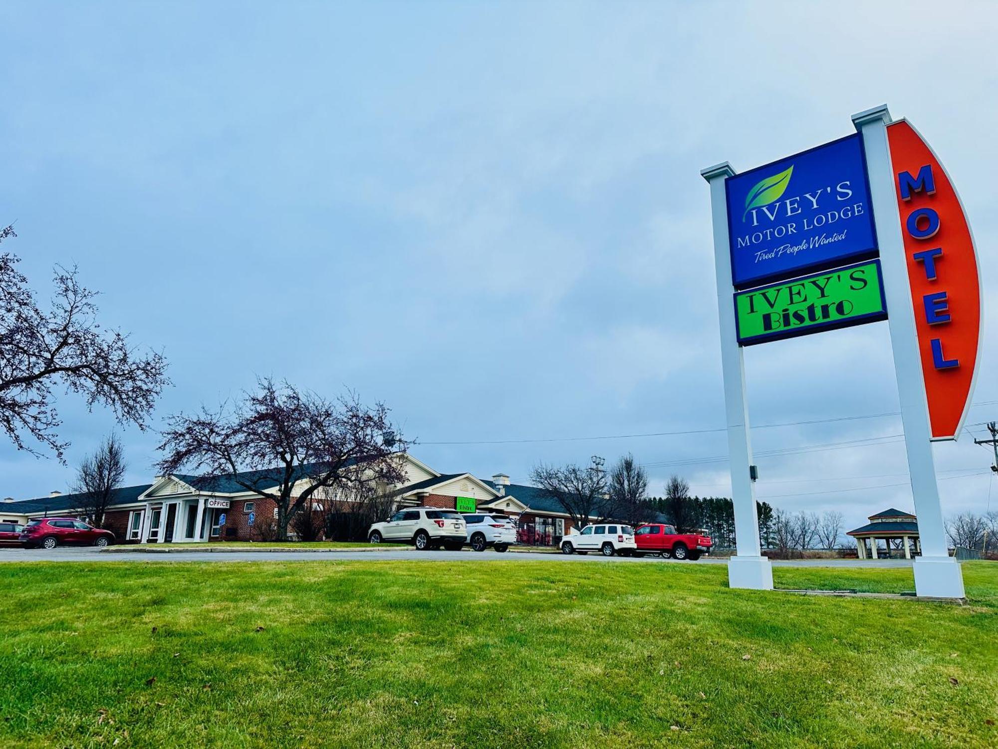 Ivey'S Motor Lodge Houlton Экстерьер фото