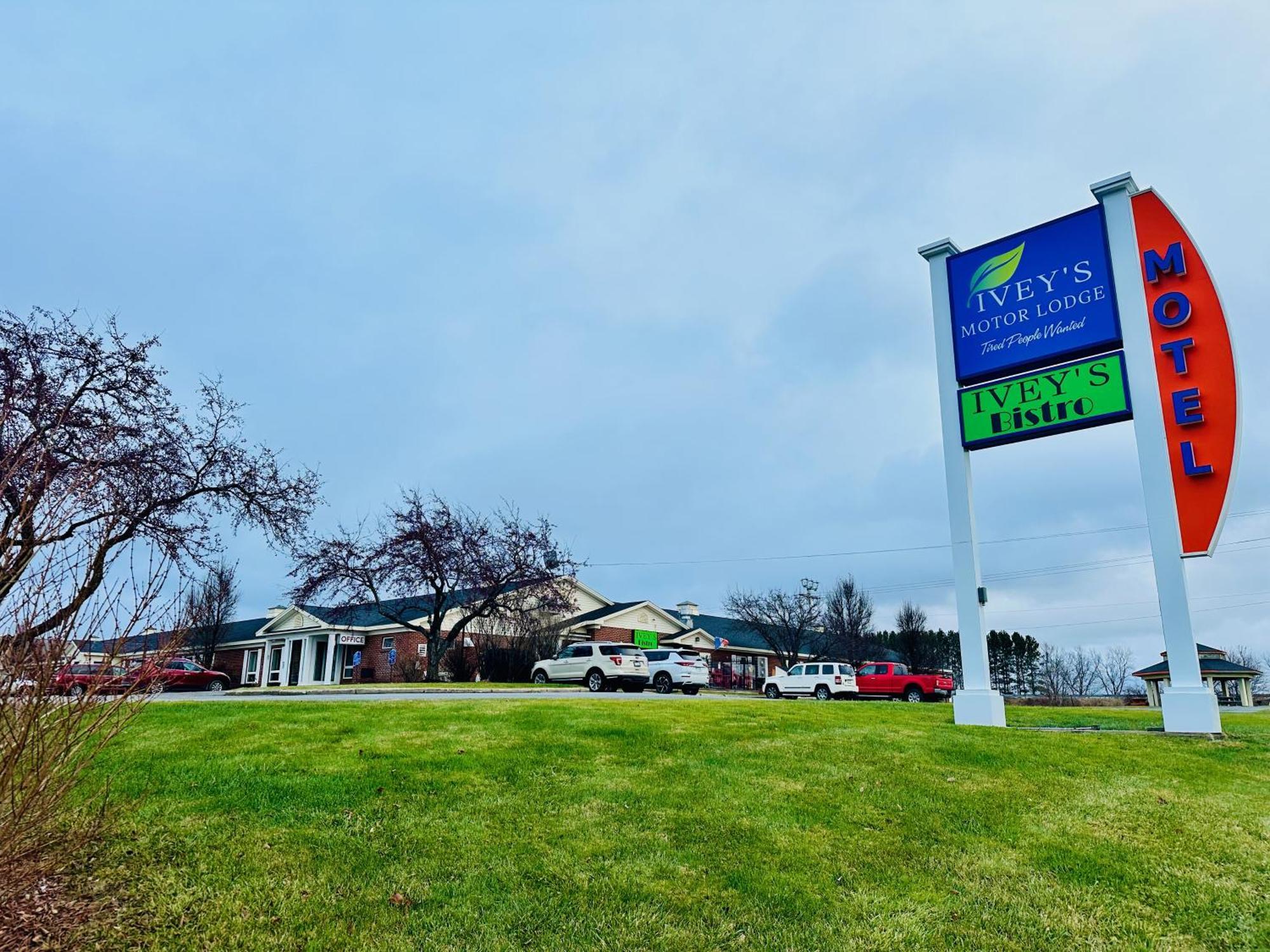 Ivey'S Motor Lodge Houlton Экстерьер фото